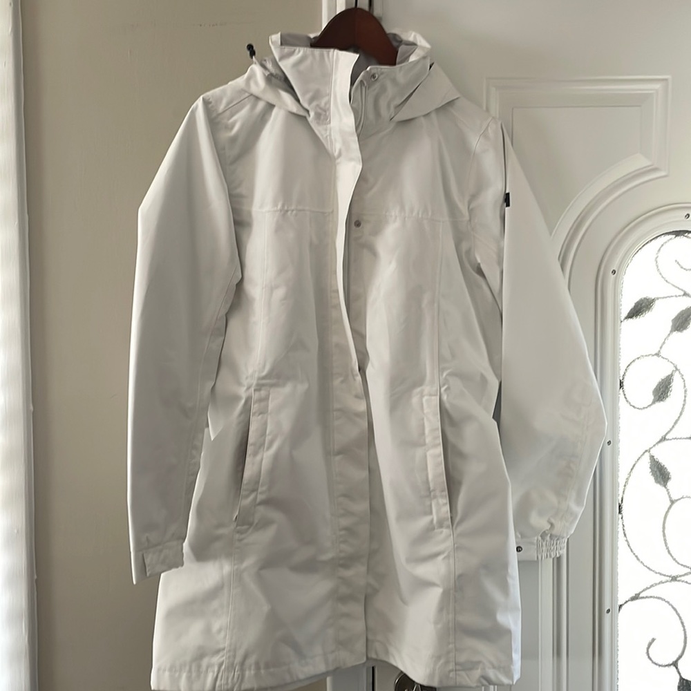 NWOT Women’s Helly Hansen Long Jacket Size M